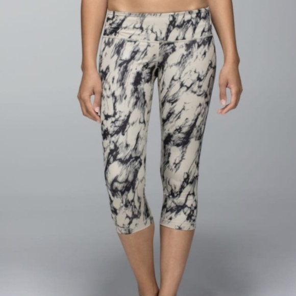 Lululemon Wunder Under Crop Full On Luxtreme Great Granite Women's Size 4 - Picture 1 of 6